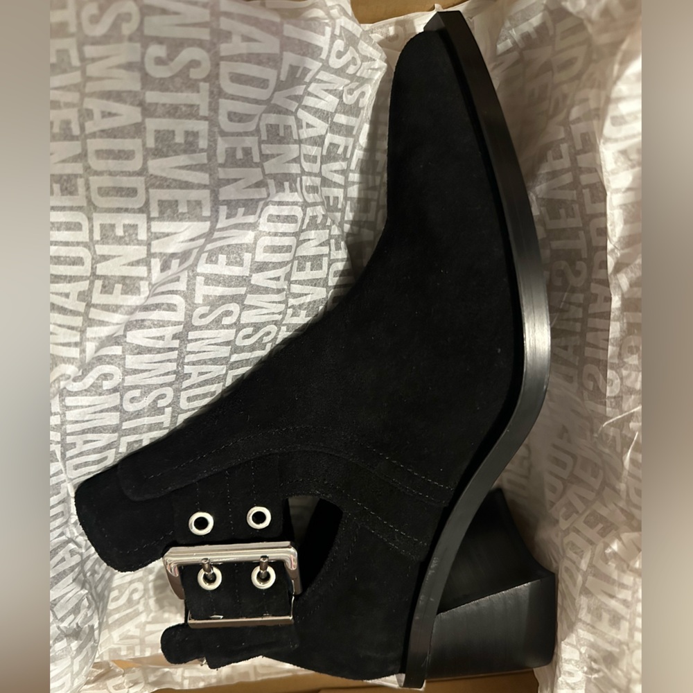 Steve Madden Black Ankle Boots with Metallic Buckles 7 - Picture 3 of 13